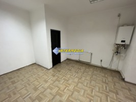 spatiu-comercial-cu-vad-foarte-bun-in-cartierul-centru-de-inchiriat-alba-iulia-pretabil-birouri-cabinete-medicale-4