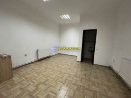 spatiu-comercial-cu-vad-foarte-bun-in-cartierul-centru-de-inchiriat-alba-iulia-pretabil-birouri-cabinete-medicale-5