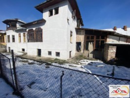 casa-3-camere-teren-300-mp-campulung-muscel-schei-pret-70000-euro-neg