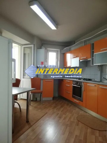 apartament-3-camere-de-vanzare-in-alba-iulia-zona-centru-6