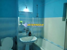 apartament-cu-2-camere-decomandat-cetate-etaj-intermediar-10