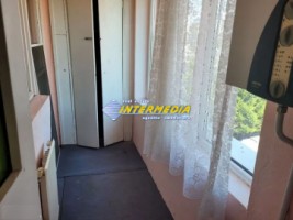 apartament-cu-2-camere-decomandat-cetate-etaj-intermediar-9