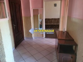 apartament-cu-2-camere-decomandat-cetate-etaj-intermediar-8