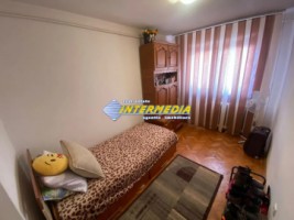 apartament-2-camere-decomandat-zona-cetatebulevard-1