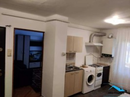 apartament-2-camere-mobilat-zona-cetate-2