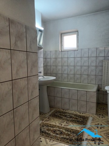 apartament-3-camere-decomandat-zona-cetate-5