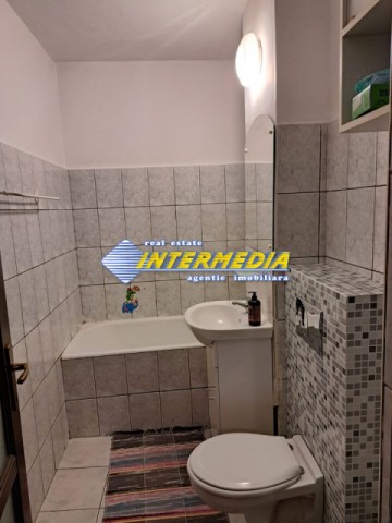 apartament-3-camere-decomandat-de-inchiriat-alba-iulia-zona-centru-4