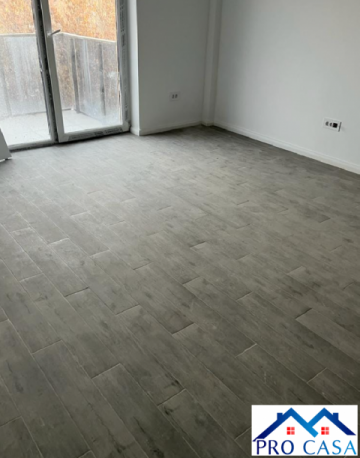 vand-apartament-1-camera-in-bloc-nou-centru-et3