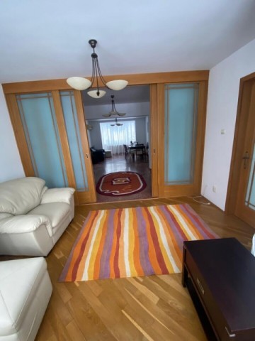 apartament-3-camere-ultracentral-strmarchian-450-euro-7