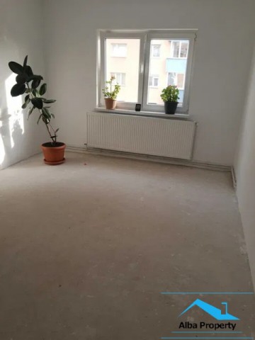 apartament-cu-3-camere-zona-cetate-6