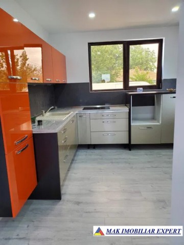 vila-5-camere-teren-460-mp-de-vanzare-in-urechesti-bacau-ideala-pentru-familie-5