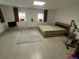 inchiriez-apartament-2-camerea-la-casa-renovat-zona-lazaret