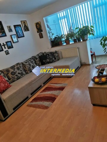 apartament-2-camere-de-vanzare-etaj-intermediar-zona-cetate-bulevard-2