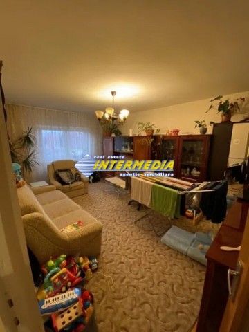 apartament-de-vanzare-2-camere-decomandat-zona-cetate-etaj-2-1