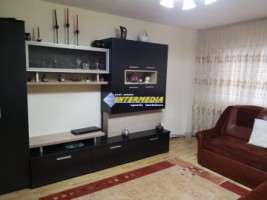 apartament-3-camere-decomandat-garaj-si-boxa-cetate-zona-piata-12