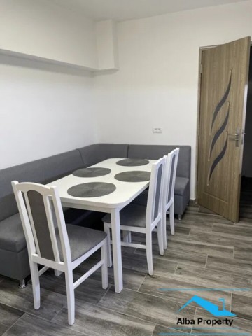 apartament-3-camere-decomandat-zona-cetate-4