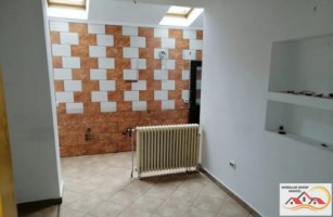 vila-10-camere-p-e1-e2-280-mp-teren-593-mp-campulung-muscel-centru-pret-98000euro-cu-posibilitatea-de-achizitionare-in-rate-pe-termen-de-3-ani-3