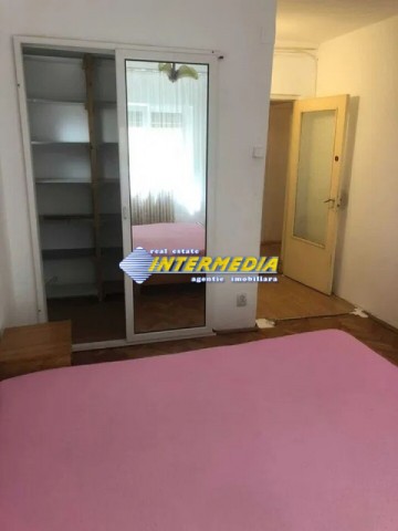 de-vanzare-apartament-decomandat-3-camere-in-cetate-zona-piata-alba-iulia-1