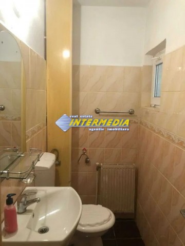 de-vanzare-apartament-decomandat-3-camere-in-cetate-zona-piata-alba-iulia-2