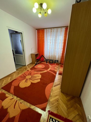 vanzare-apartament-2-camere-podu-ros-etaj-1-2