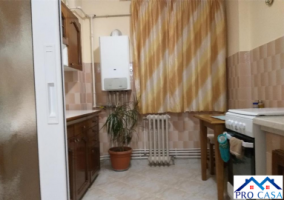 vand-apartament-3-camere-decomandat-cetate