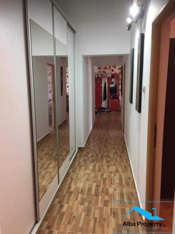 apartament-3-camere-decomandat-zona-cetate-etaj-01-3