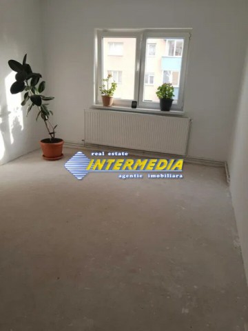 apartament-cu-3-camere-de-vanzare-in-alba-iulia-etaj-intermediar-zona-bulevard-4