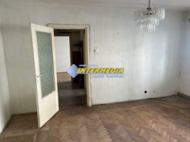 apartament-3-camere-de-vanzare-in-zona-cetate-bulevard-etaj-intermediar-6