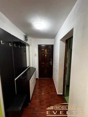 apartament-4-camere-de-inchiriat-mobilat-si-utilat-etajul-2-zona-mall-7