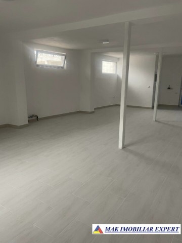 vandut-spatiu-comercial-58-mp-campulung-4