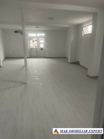 vandut-spatiu-comercial-58-mp-campulung-3