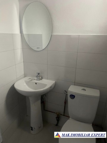 vandut-spatiu-comercial-58-mp-campulung-8