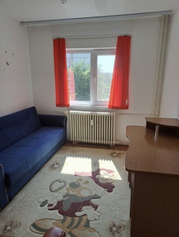 de-inchiriat-apartament-cu-3-camere-etaj-2-pret-250-3