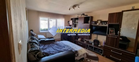 apartament-2-camere-de-vanzare-decomandat-in-alba-iulia-zona-ampoi-3-etaj-3-1