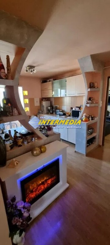 apartament-2-camere-de-vanzare-decomandat-in-alba-iulia-zona-ampoi-3-etaj-3-4