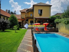 casa-de-vanzare-cu-4-camere-in-alba-iulia-zona-ultracentrala-finisata-cu-piscina