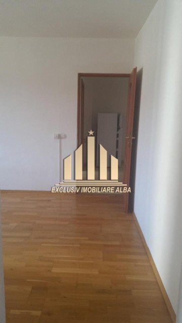 apartament-3-camere-in-bloc-nou-piata-cetate-2