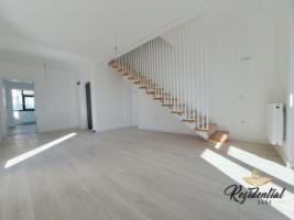 de-vanzare-apartament-3-camere-126-mp-tip-penthouse-scara-interioara-terasa-proprie-popas-pacurari-10