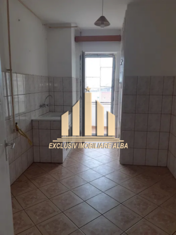 apartament-3-camere-decomandate-m-uri-3