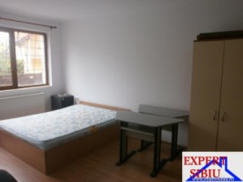 inchiriez-apartament-3-camere-decomandat-zona-centrala-1