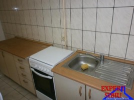 inchiriez-apartament-3-camere-decomandat-zona-centrala-3