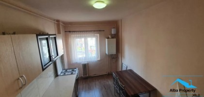 apartament-3-camere-decomandat-etaj-01-zona-cetate-1