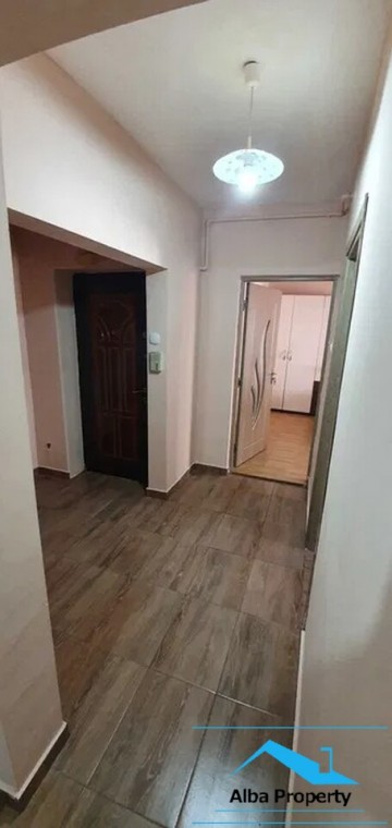 apartament-3-camere-decomandat-etaj-01-zona-cetate-3