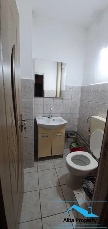 apartament-3-camere-decomandat-etaj-01-zona-cetate-6