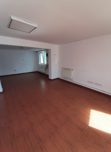 spatiu-comercial-zona-ion-pillat-89000-euro-pret-negociabil-6