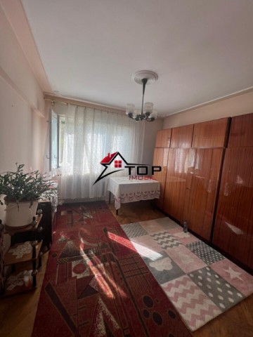 apartament-3-camere-semidecomandat-podu-ros-2