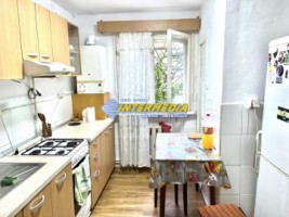 ocazie-apartament-cu-2-camere-de-vanzare-in-alba-iulia-cartier-cetate-bulevard-etaj-1