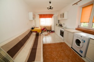 inchirierea-unei-camere-intr-un-apartament-cu-2-camere-la-vila-la-10-minute-de-umf-10