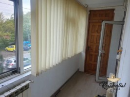 de-inchiriat-apartament-3-camere-decomandat-nicolina-2-amenajat-modest-3