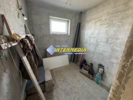 casa-noua-de-vanzare-4-camere-cu-garaj-de-vanzare-in-alba-iulia-teren-450-mp-11